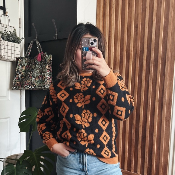 Vintage Crew neck Wool Blend Floral print Sweater. Size L - Picture 10 of 10